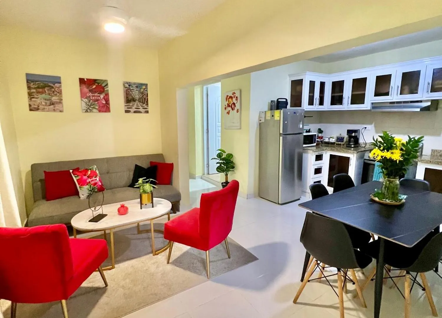 Air-Conditioning , Bbq, Downtown City, Just 3 Minutes From The Cable Car And The Beach Puerto Plata